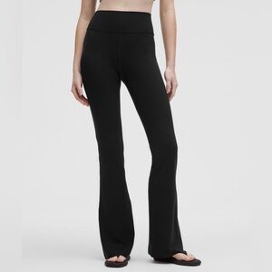 Lululemon Groove Nulu High-Rise Pant in Black